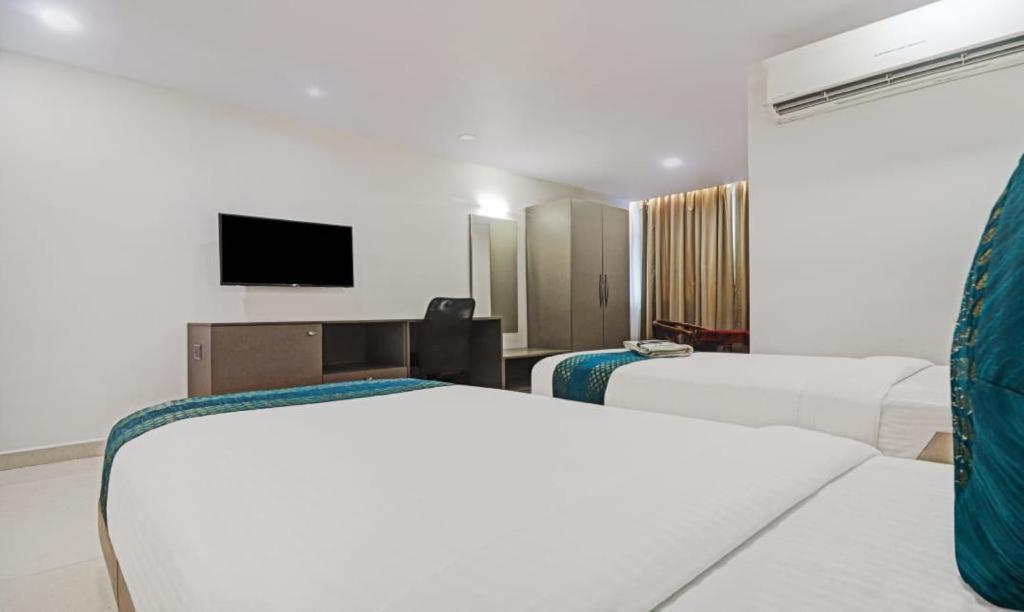 Hotel Ssr Grand Haidarábád Kültér fotó