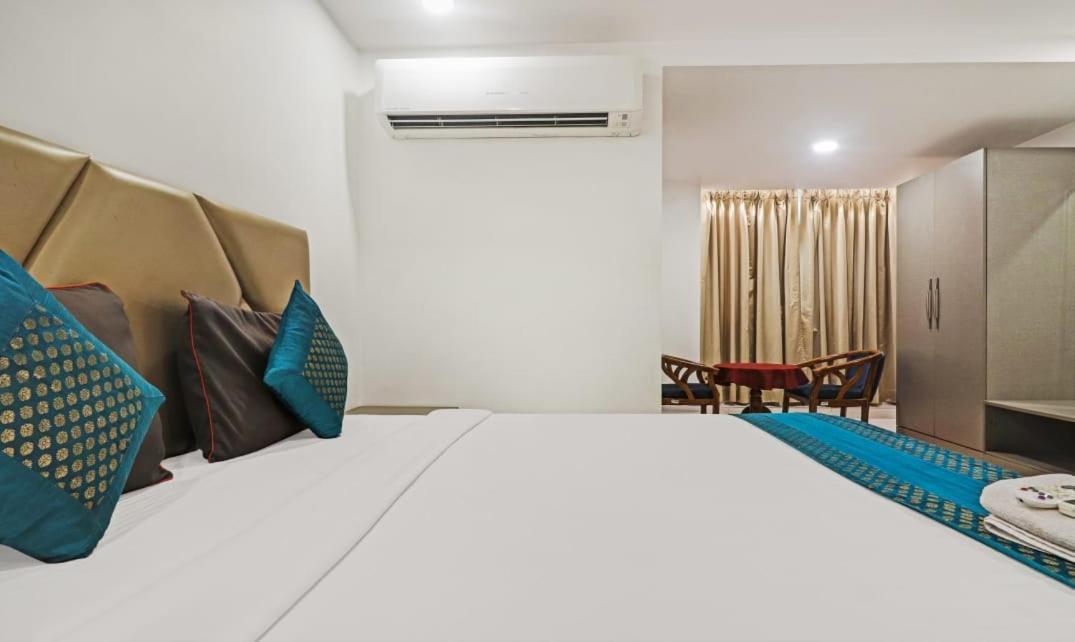 Hotel Ssr Grand Haidarábád Kültér fotó