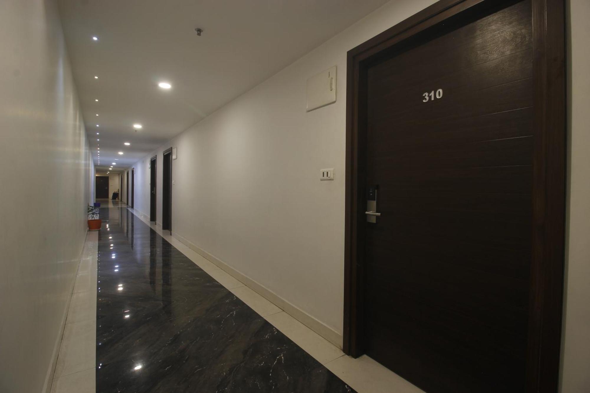 Hotel Ssr Grand Haidarábád Kültér fotó