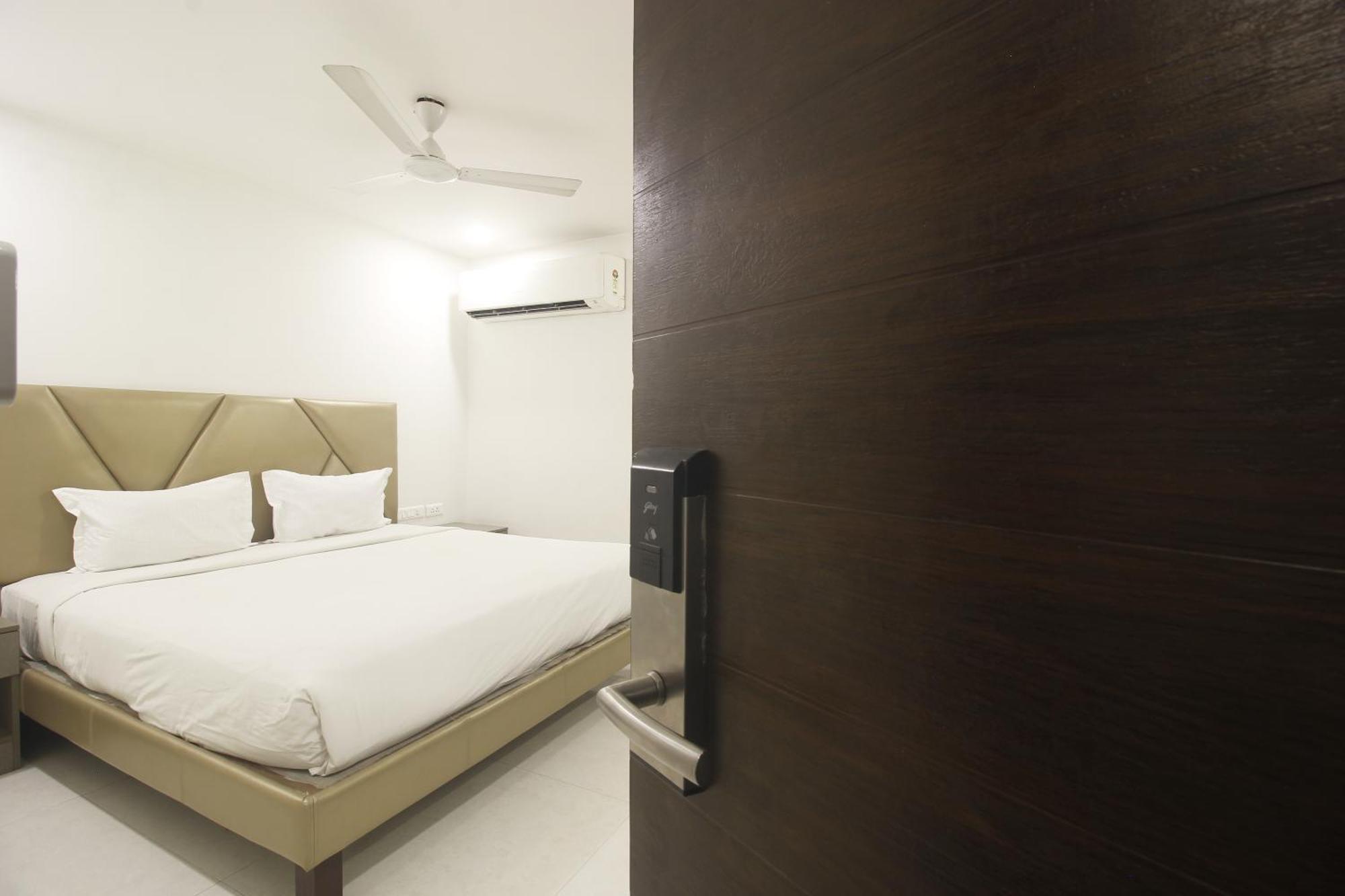 Hotel Ssr Grand Haidarábád Kültér fotó