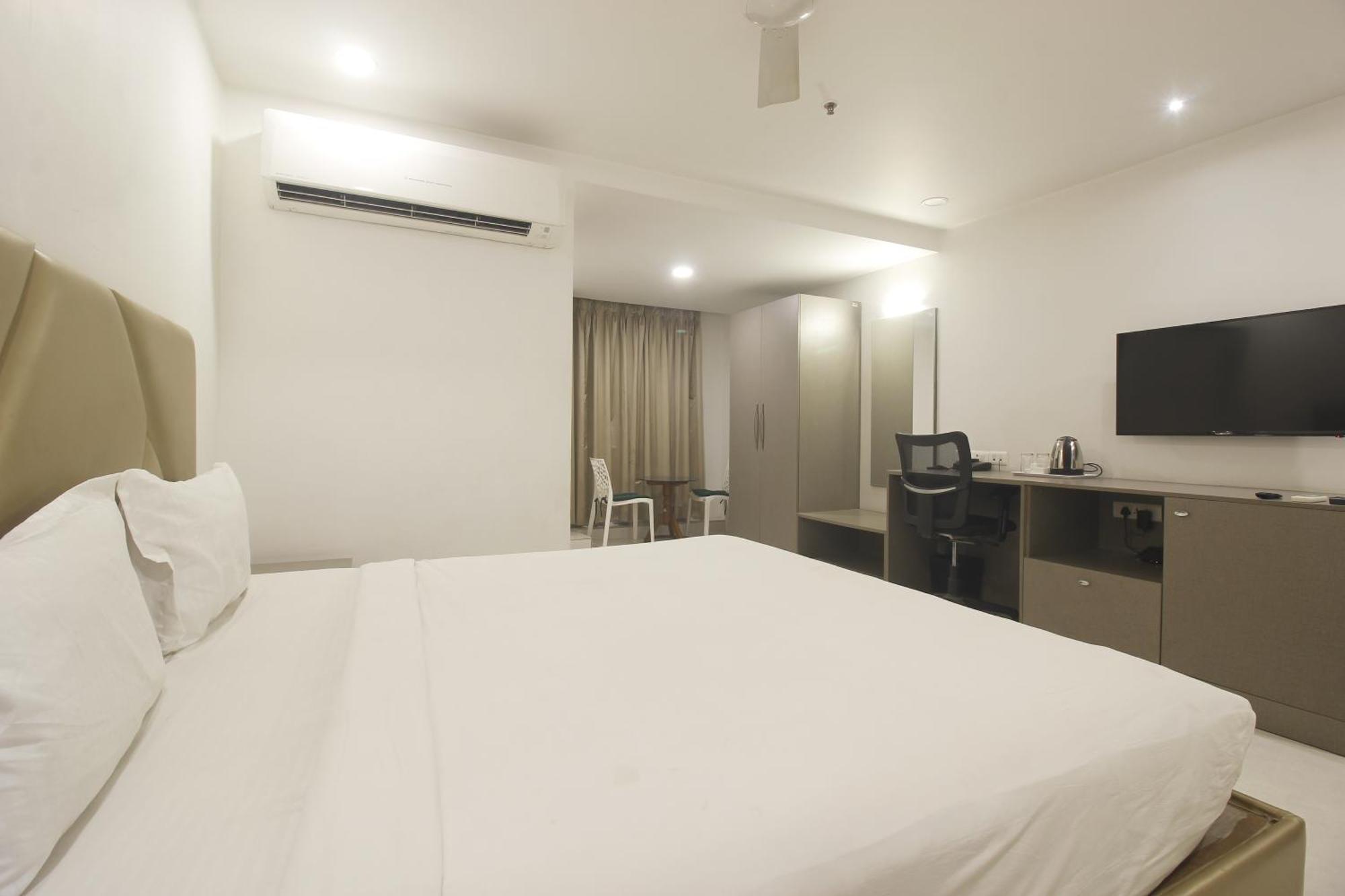 Hotel Ssr Grand Haidarábád Kültér fotó